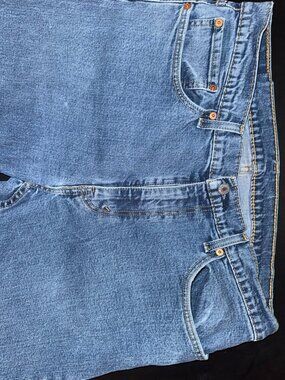 Men's Levi's 559 Medium Wash Jeans Size 36x32. Relaxed Fit Straight Leg.